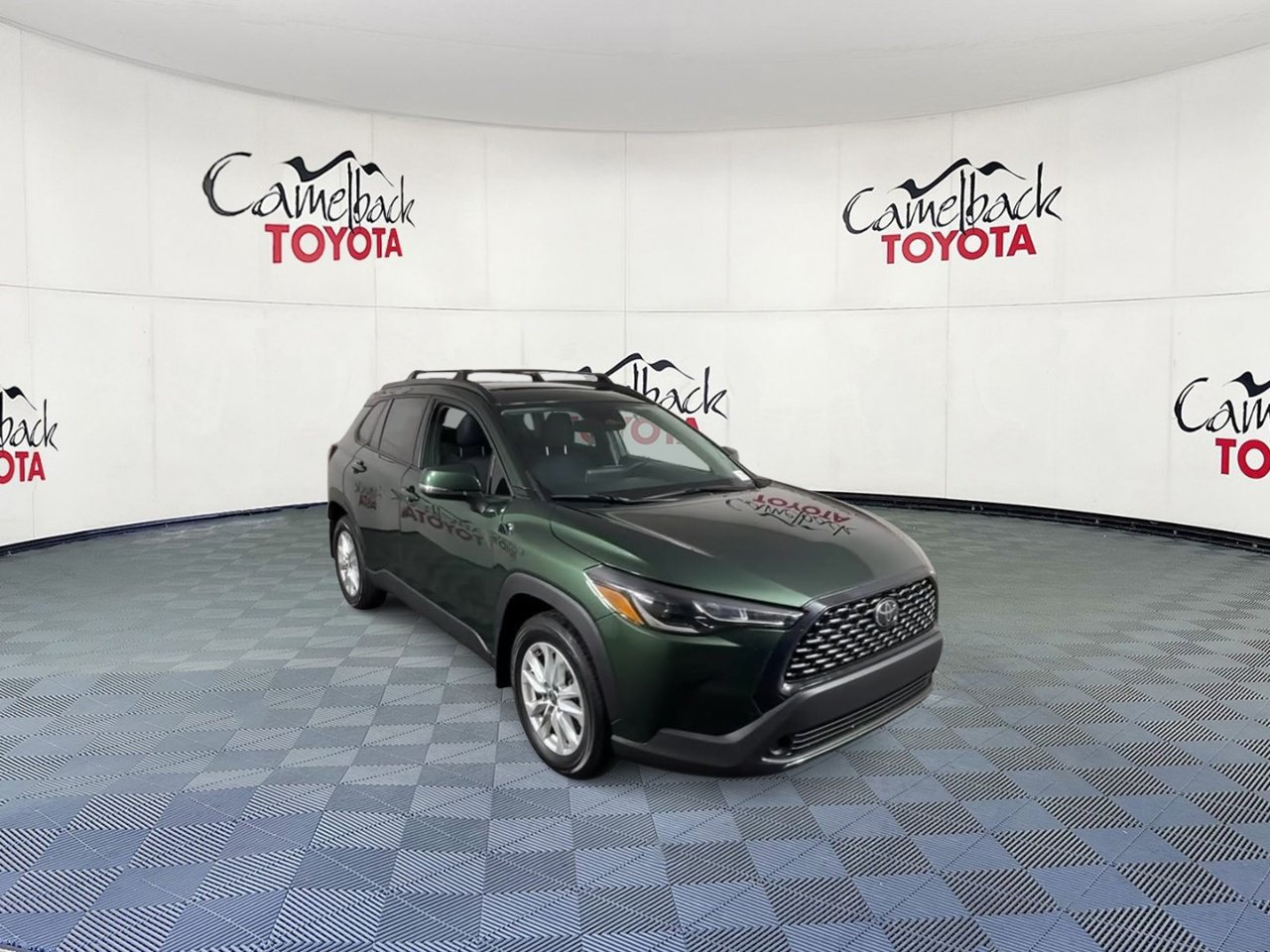 Used 2024 Toyota Corolla Cross LE w/ Moonroof Package FWD image 2