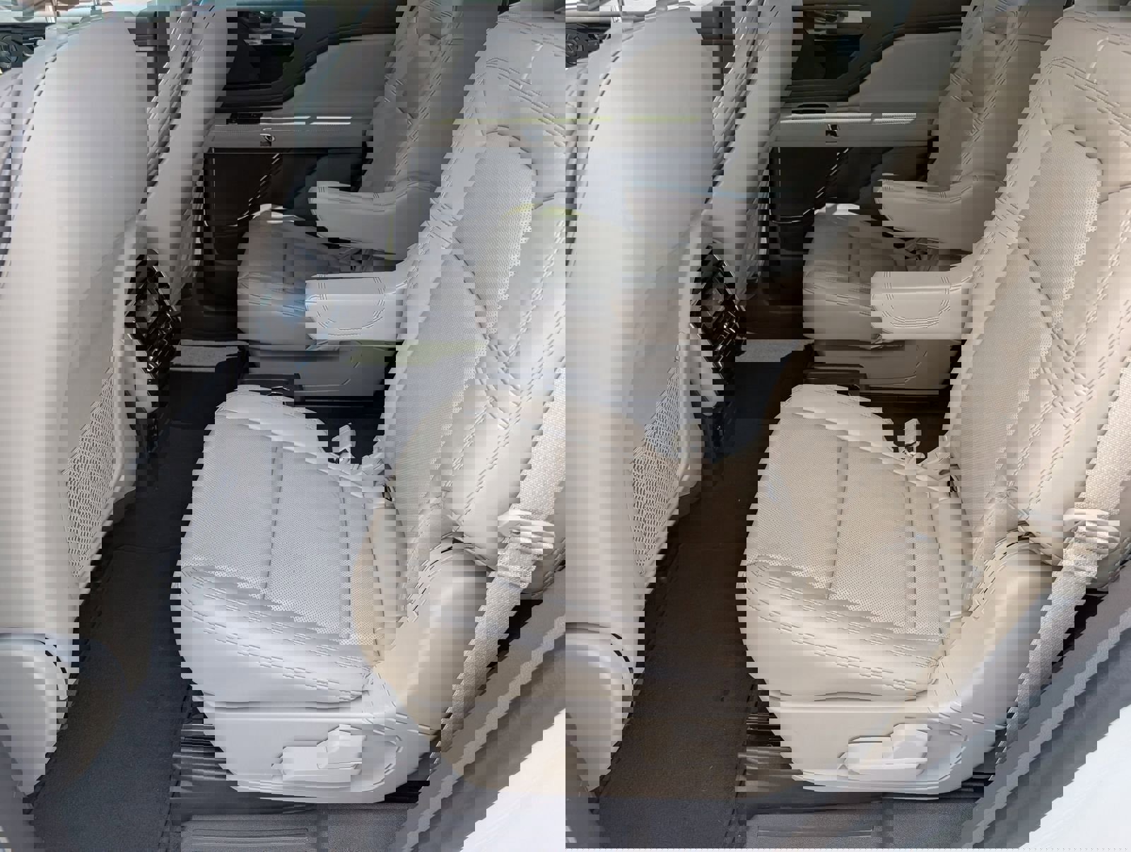 Used 2023 Lincoln Aviator Reserve w/ Equipment Group 201A image 31