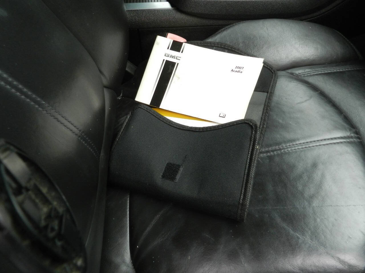 Used 2007 GMC Acadia SLT w/ Trailering Package image 16