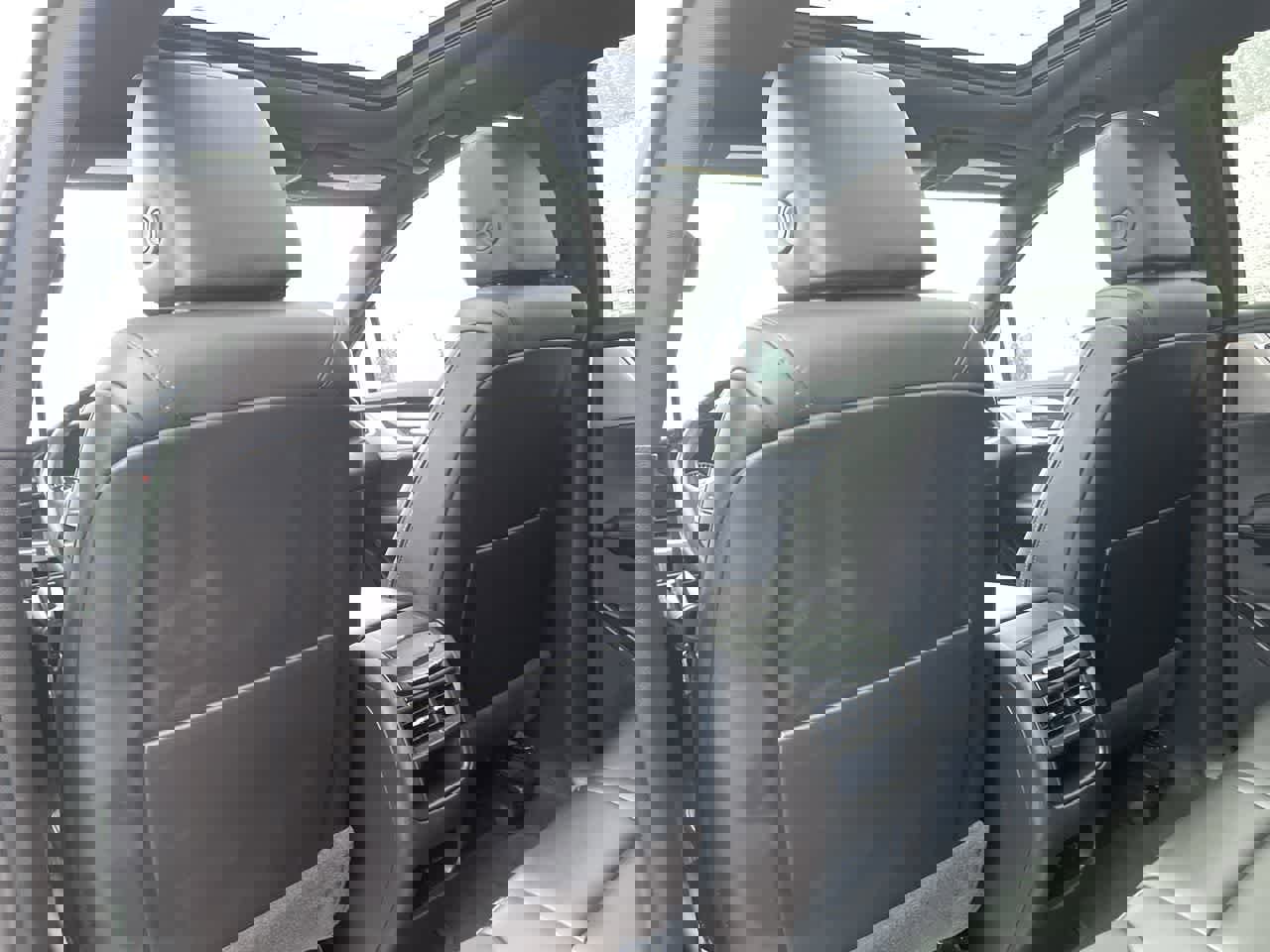 Used 2022 Cadillac XT5 Premium Luxury w/ LPO, Floor Liner Package image 20