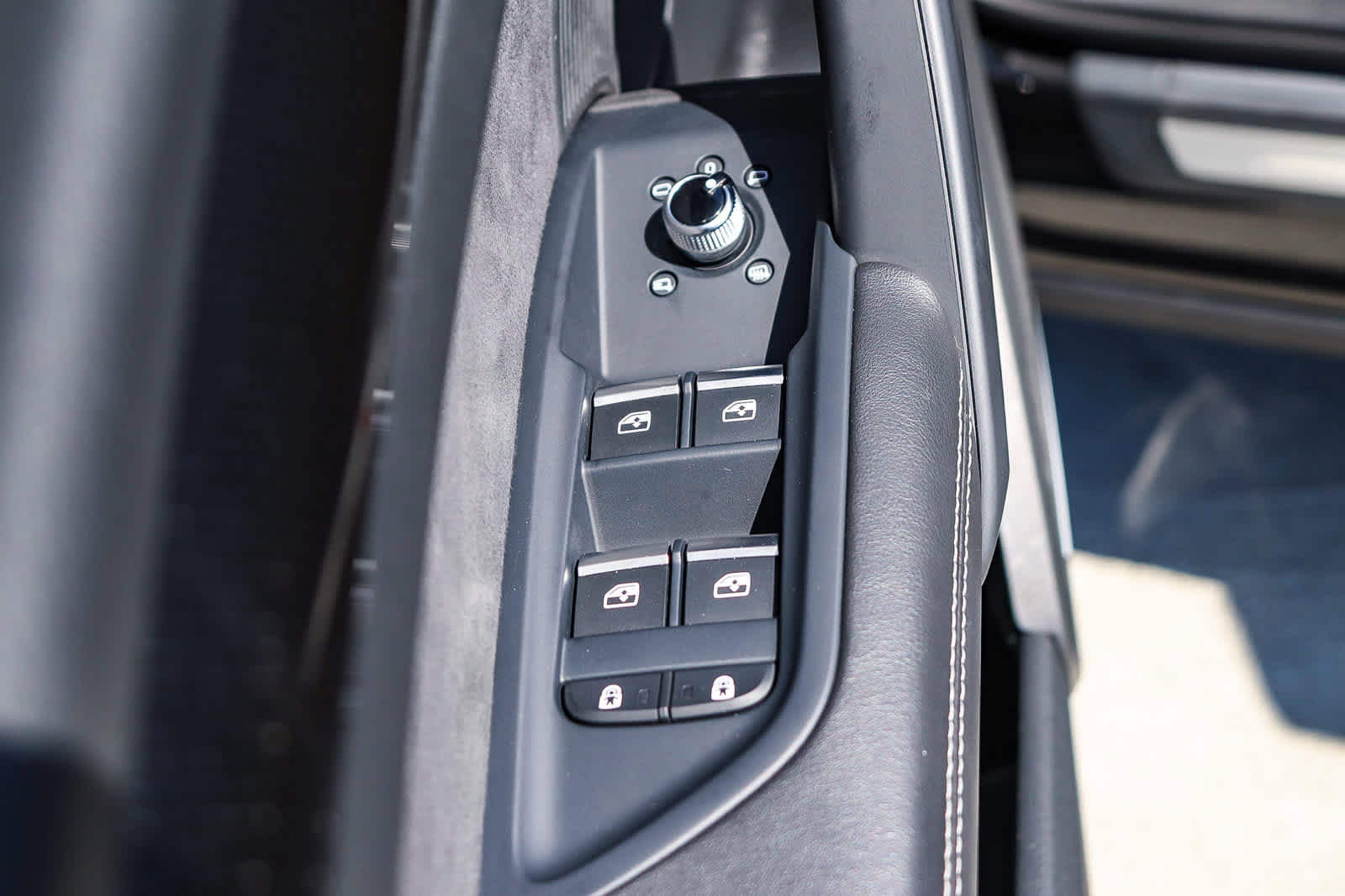 Used 2024 Audi SQ5 Premium Plus w/ Premium Plus Package image 28