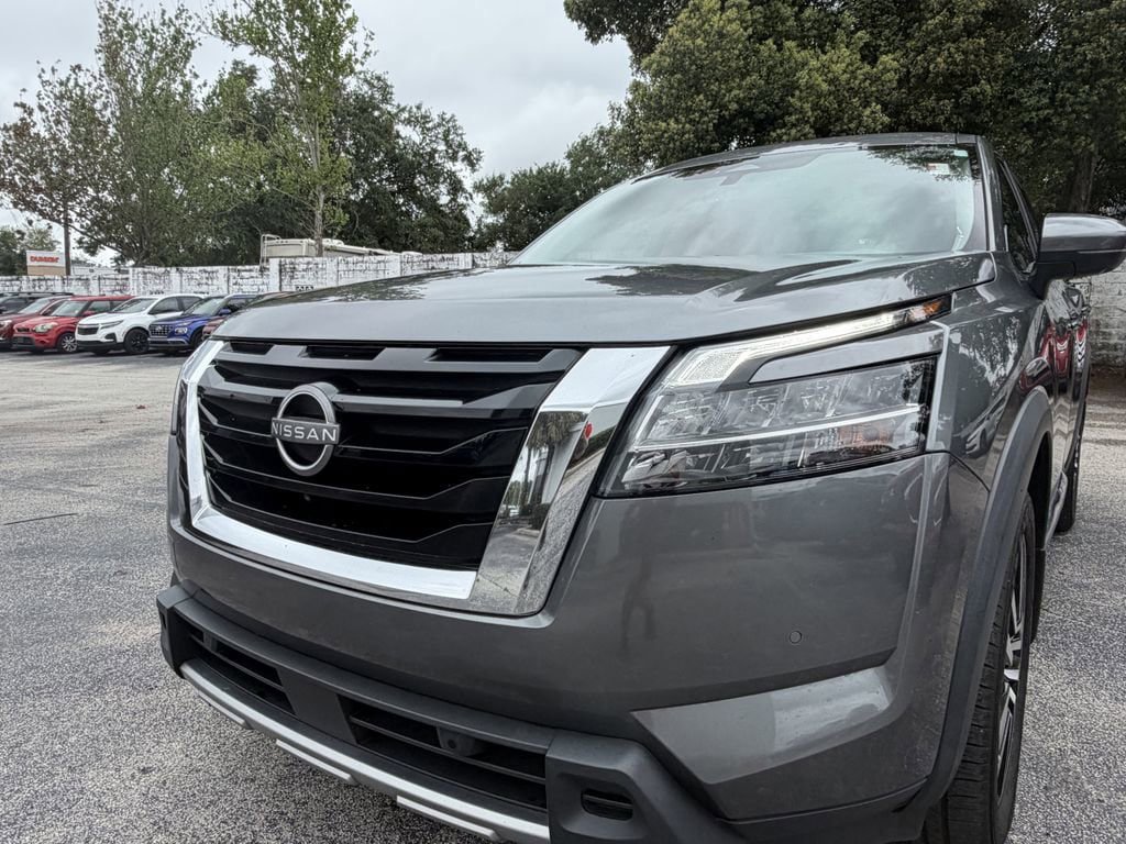 Used 2024 Nissan Pathfinder Platinum w/ Cargo Package image 10