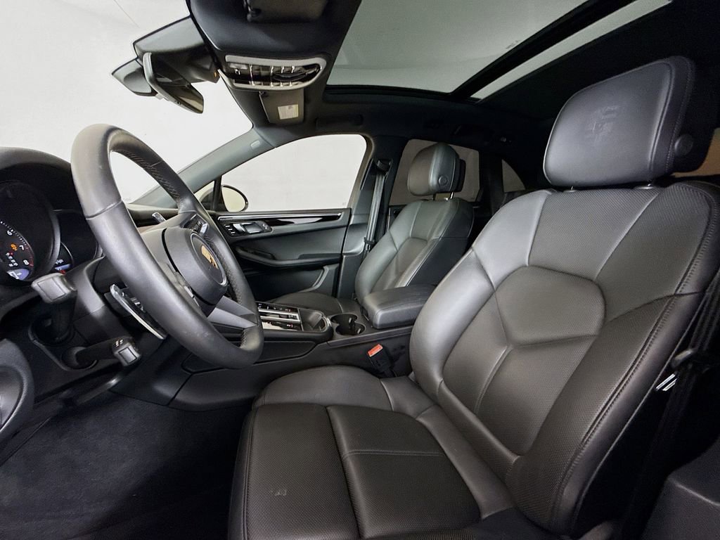 Used 2022 Porsche Macan image 11