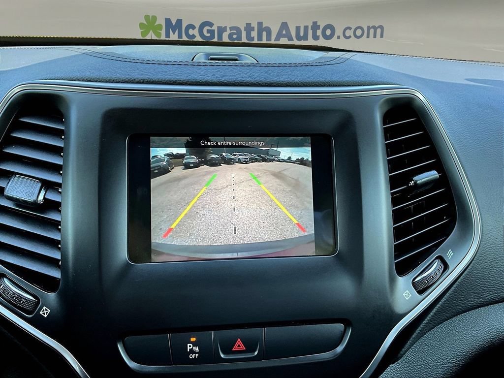 Used 2019 Jeep Cherokee Latitude Plus AWD/4WD image 18