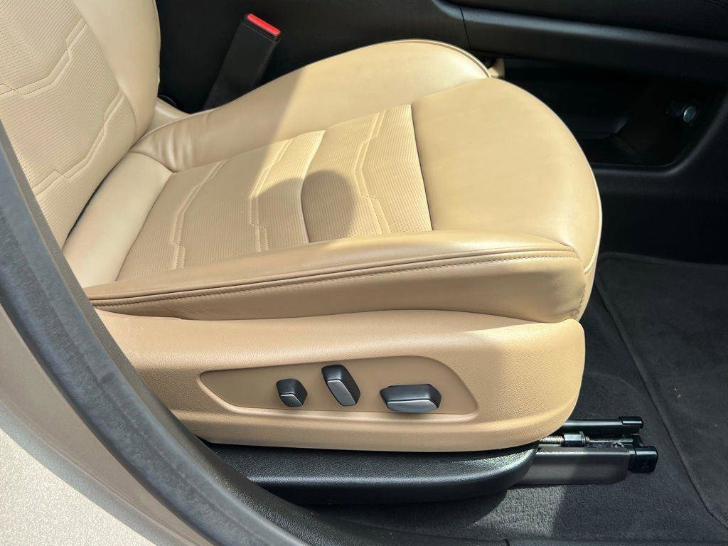 Used 2022 Cadillac XT6 Premium Luxury w/ Platinum Package image 15