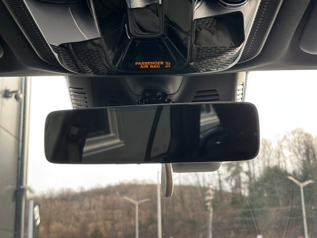 Used 2025 Mercedes-Benz GLC 300 4MATIC image 37