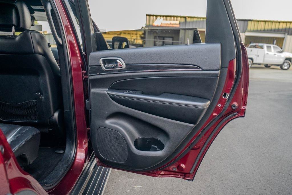 Used 2019 Jeep Grand Cherokee Limited AWD/4WD image 24