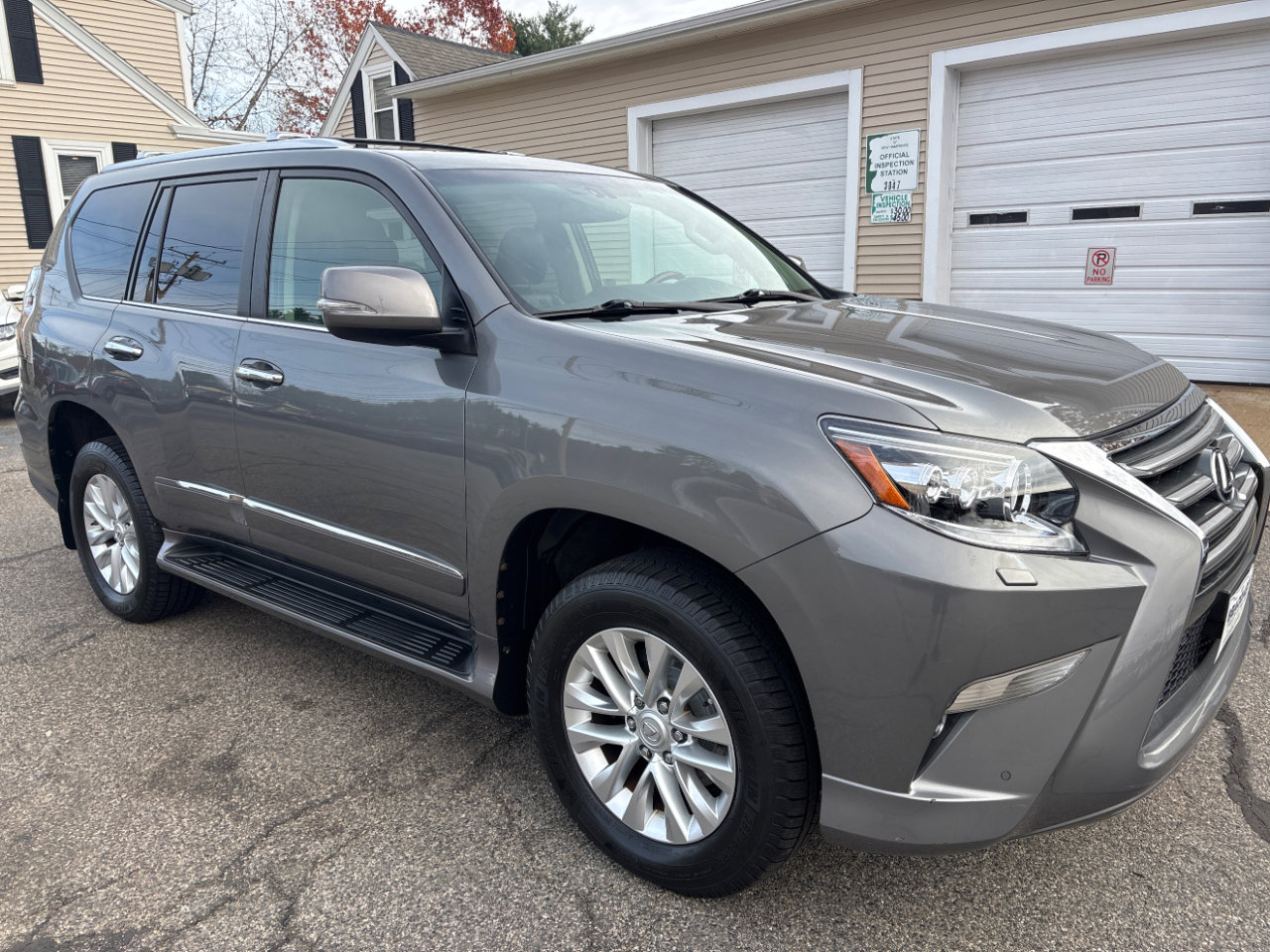Used 2014 Lexus GX 460 image 7