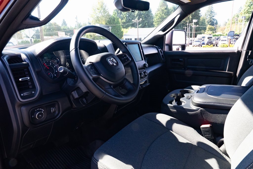 Used 2024 RAM 2500 Tradesman w/ Chrome Appearance Group image 16