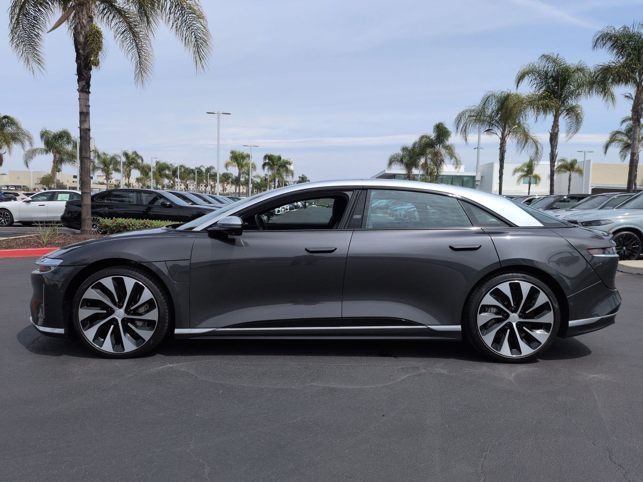 Used 2022 Lucid Air Grand Touring image 7