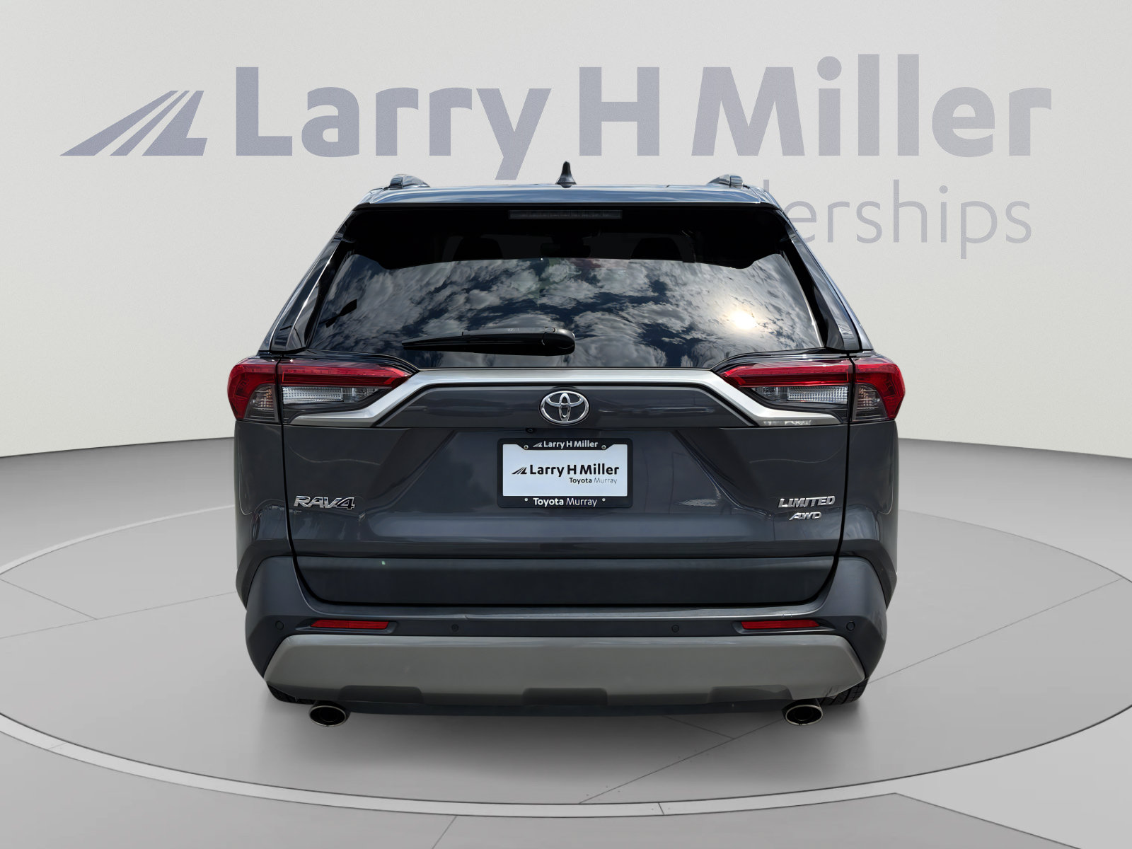 Used 2023 Toyota RAV4 Limited AWD/4WD image 4