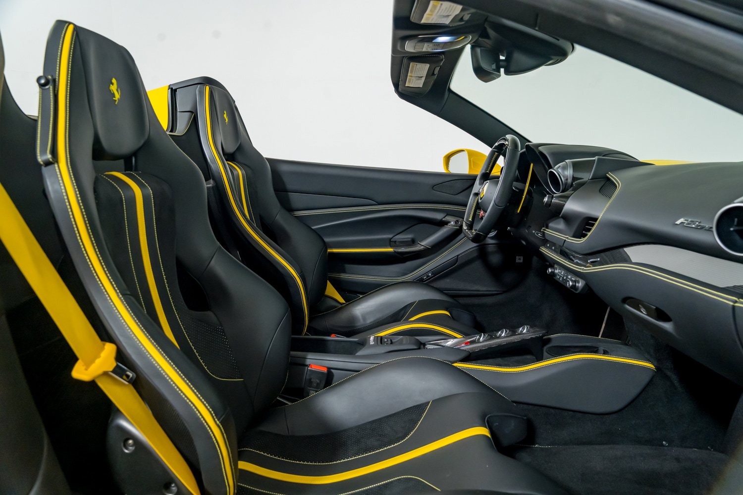 Used 2022 Ferrari F8 Tributo RWD image 37