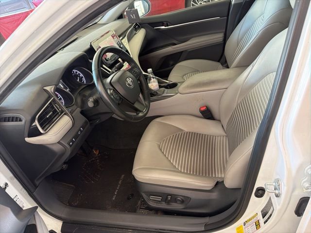 Used 2023 Toyota Camry SE image 4