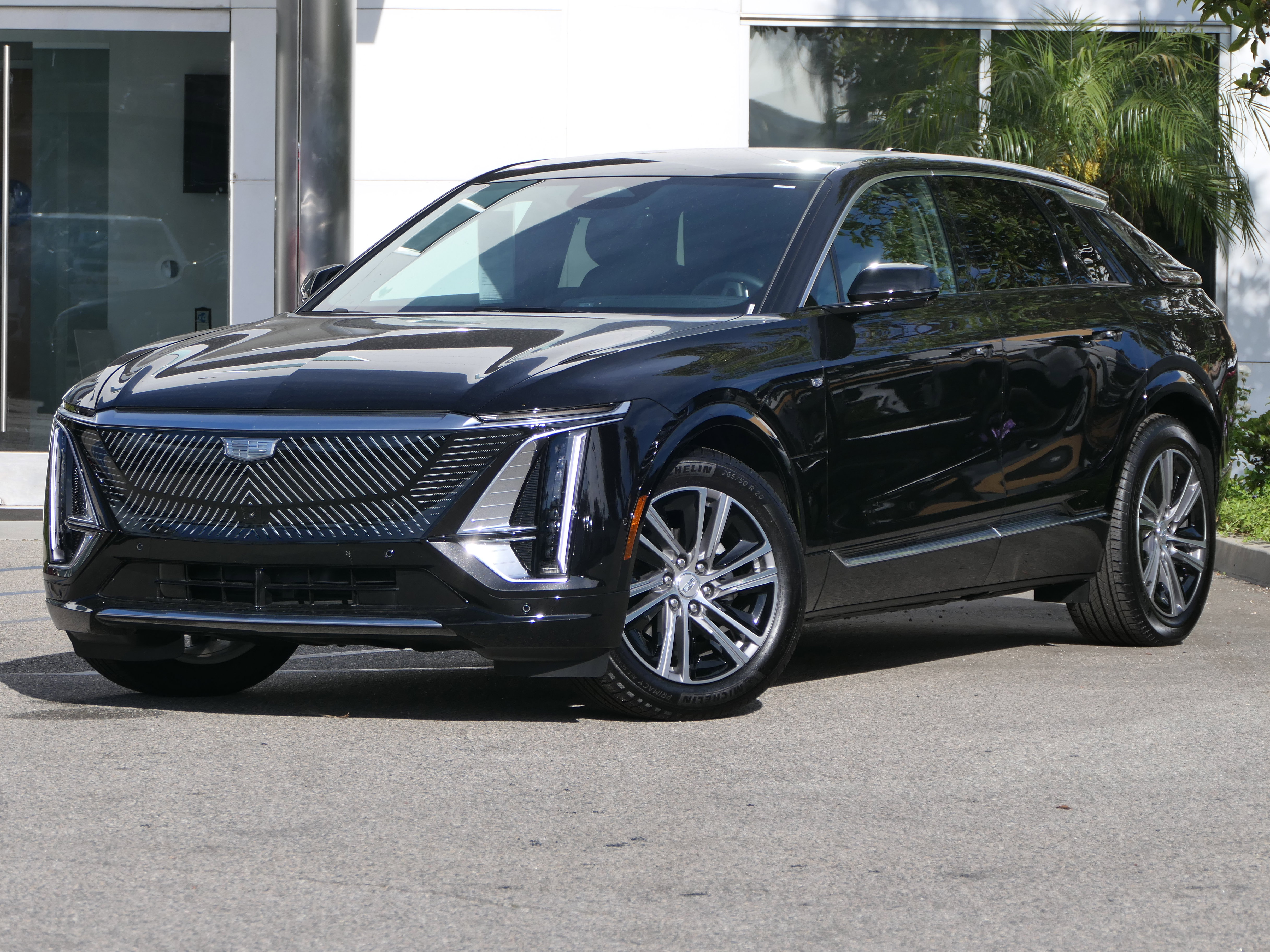 New 2026 Cadillac Lyriq Premium Luxury AWD/4WD image 1