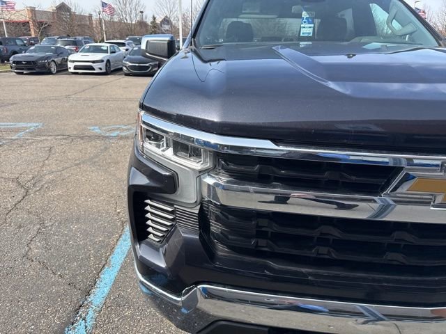 Used 2023 Chevrolet Silverado 1500 LT AWD/4WD image 2