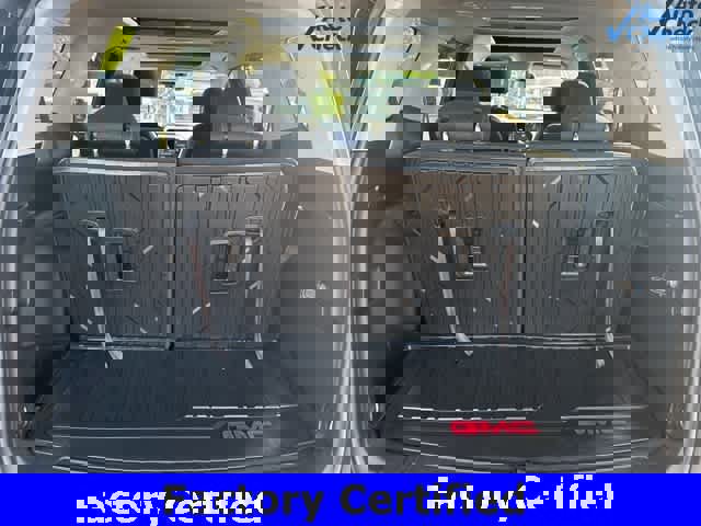 Certified 2023 GMC Acadia SLE w/ Driver Convenience Package image 12