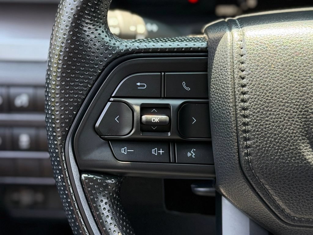 Used 2024 Toyota Tacoma SR5 AWD/4WD image 11