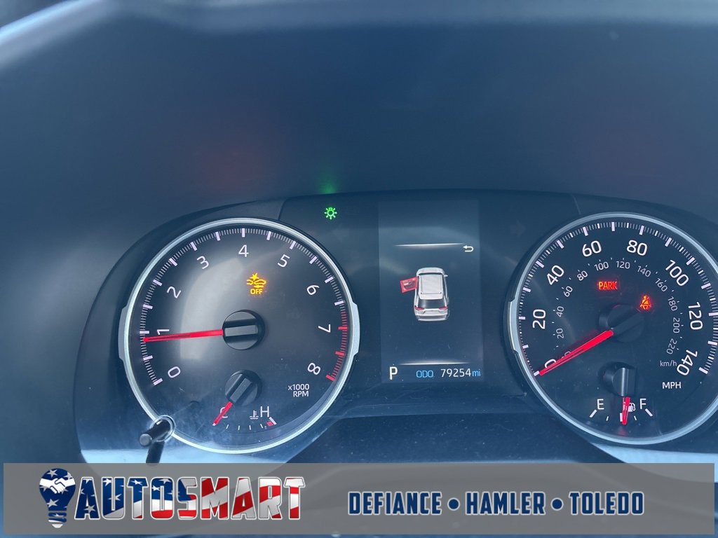 Used 2022 Toyota RAV4 LE image 17