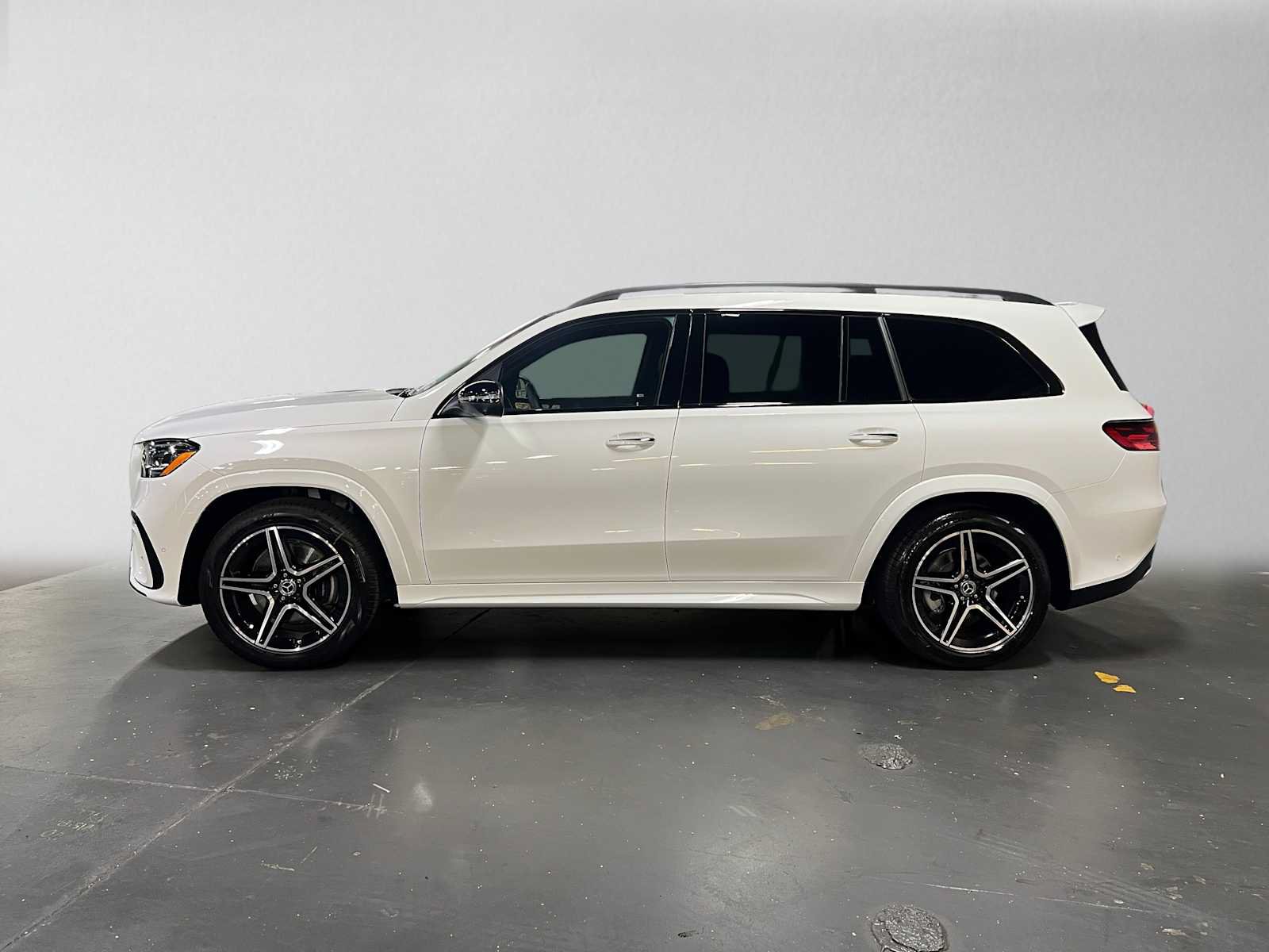 New 2026 Mercedes-Benz GLS 450 4MATIC image 6