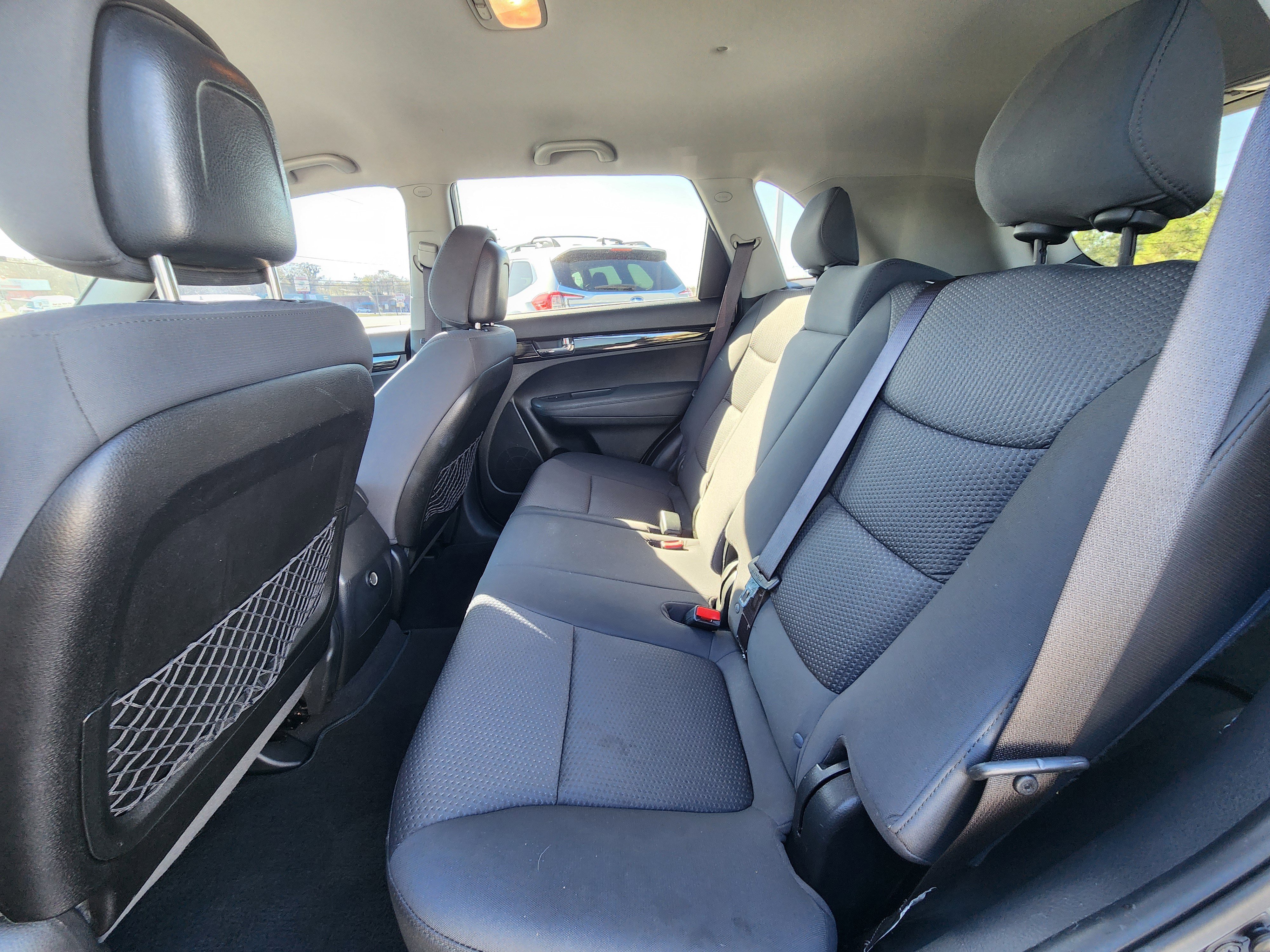 Used 2013 Kia Sorento LX w/ Convenience Pkg image 16