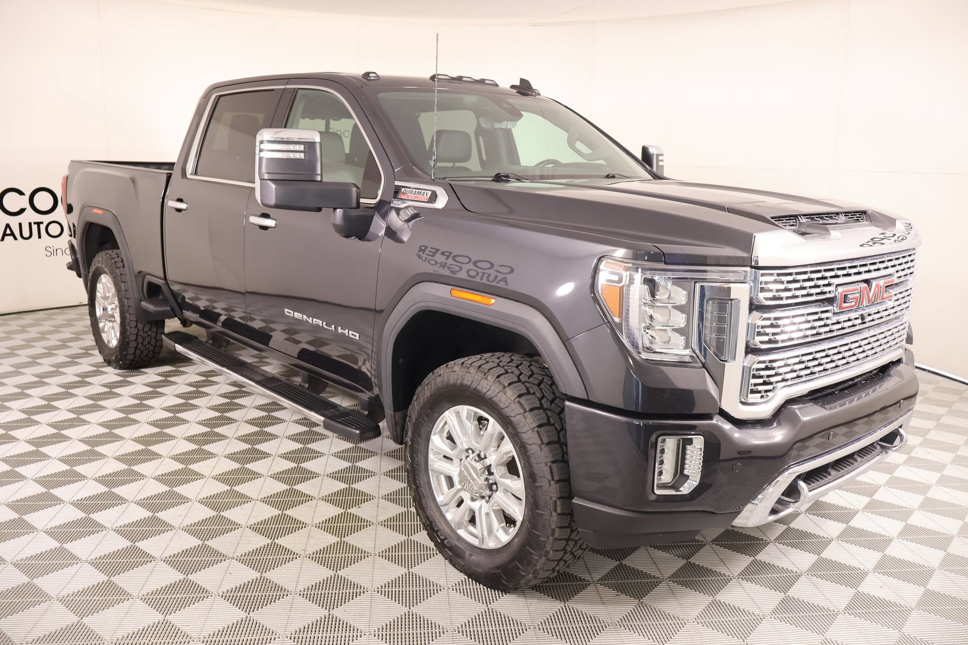 Used 2020 GMC Sierra 2500 Denali w/ Technology Package AWD/4WD image 1
