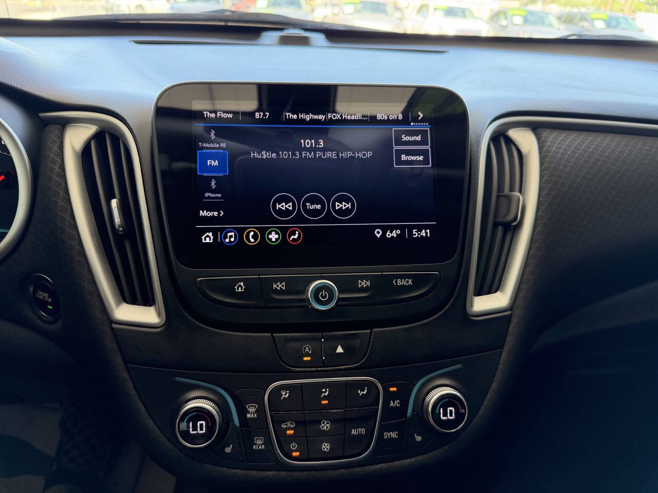 Used 2022 Chevrolet Malibu LT FWD image 17