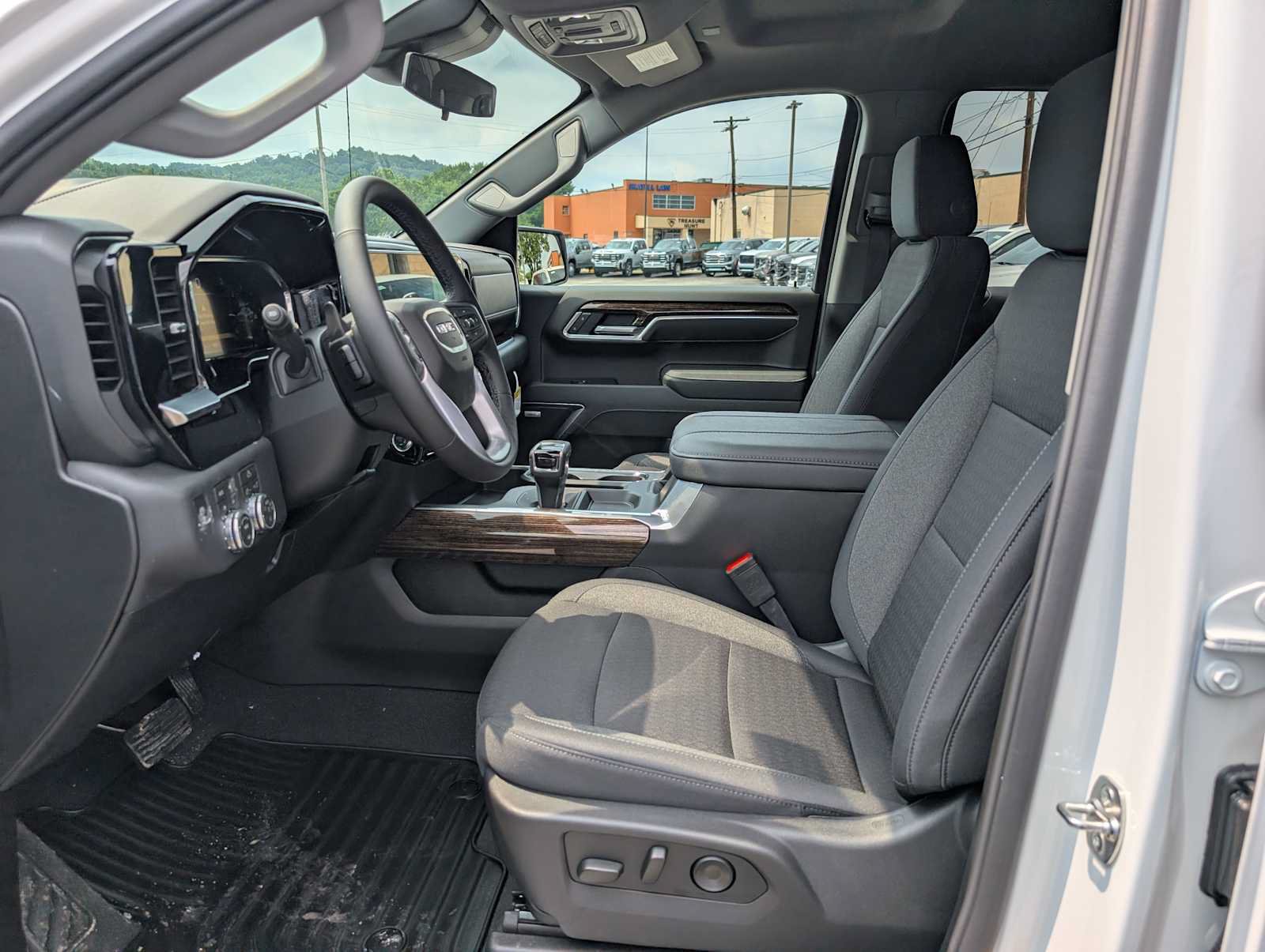 New 2026 GMC Sierra 1500 Elevation w/ Preferred Package AWD/4WD image 4