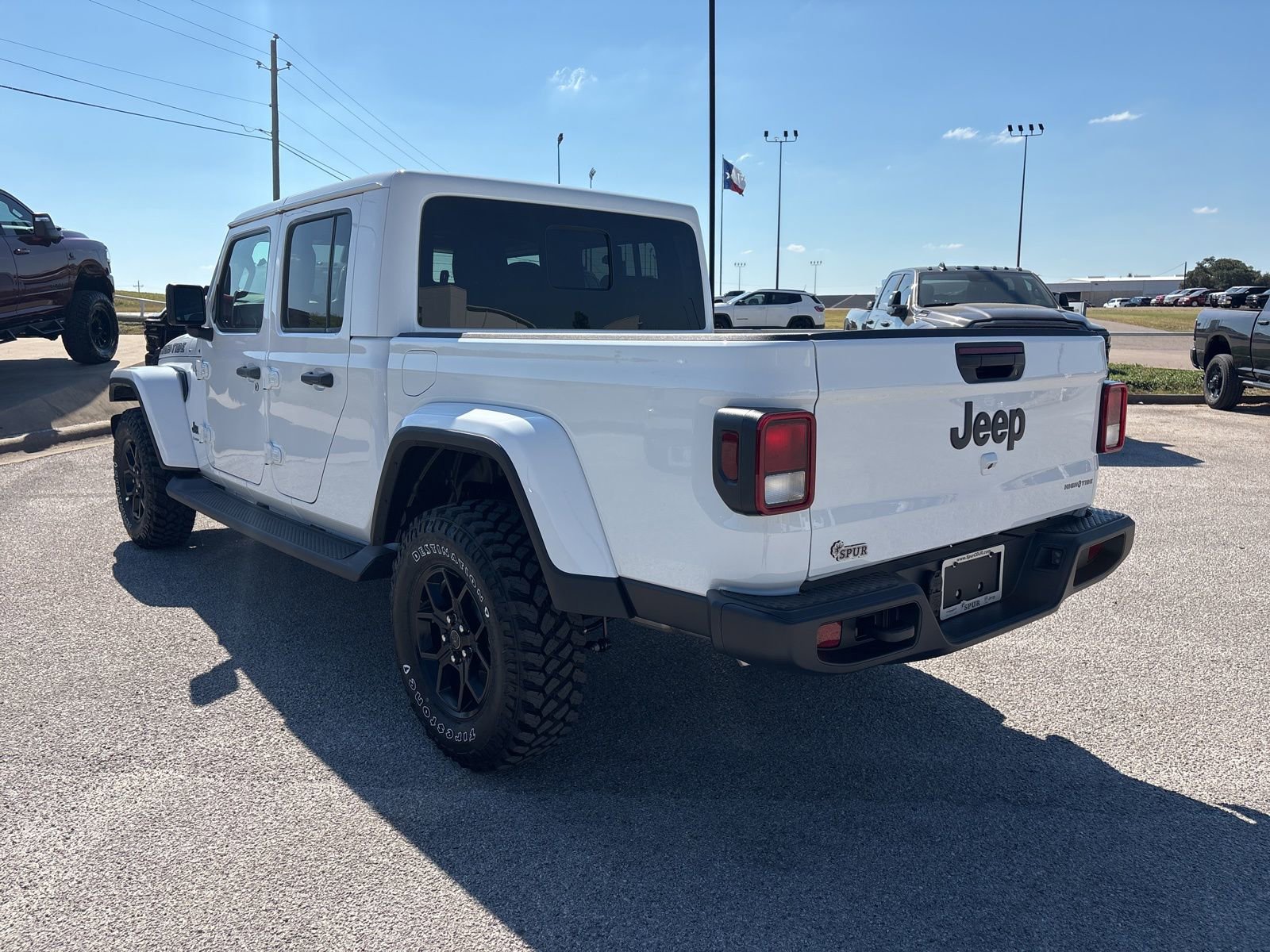 New 2025 Jeep Gladiator Sport image 3