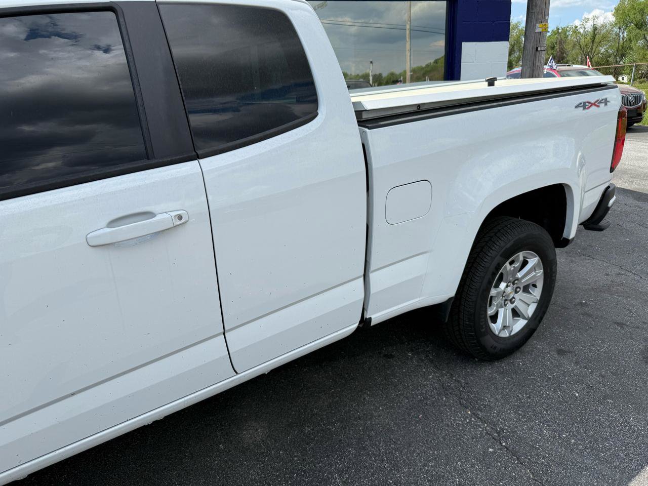 Used 2022 Chevrolet Colorado LT w/ Fleet Safety Package AWD/4WD image 2
