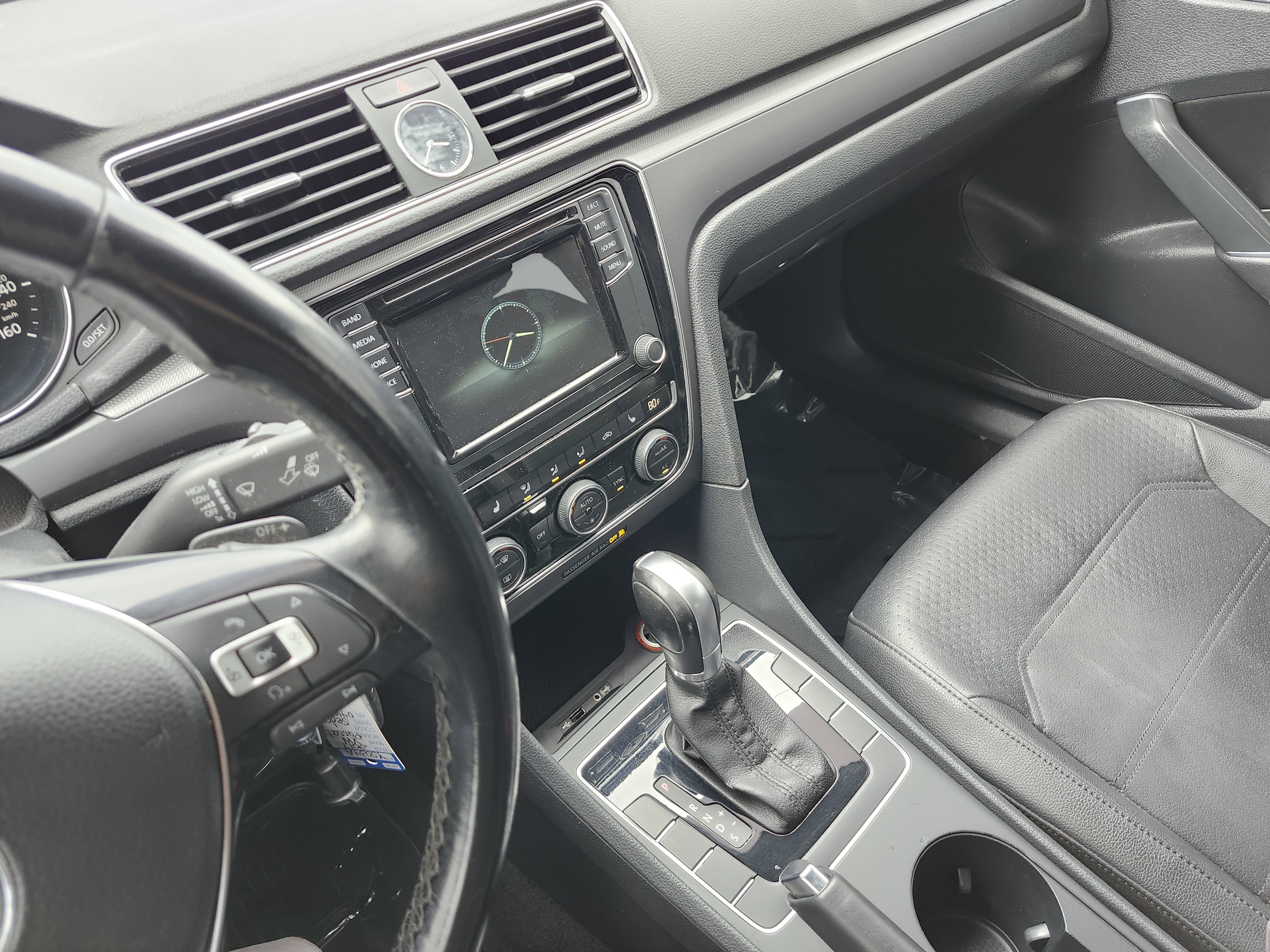 Used 2017 Volkswagen Passat 1.8T R-Line w/ R-Line Lighting Package image 27