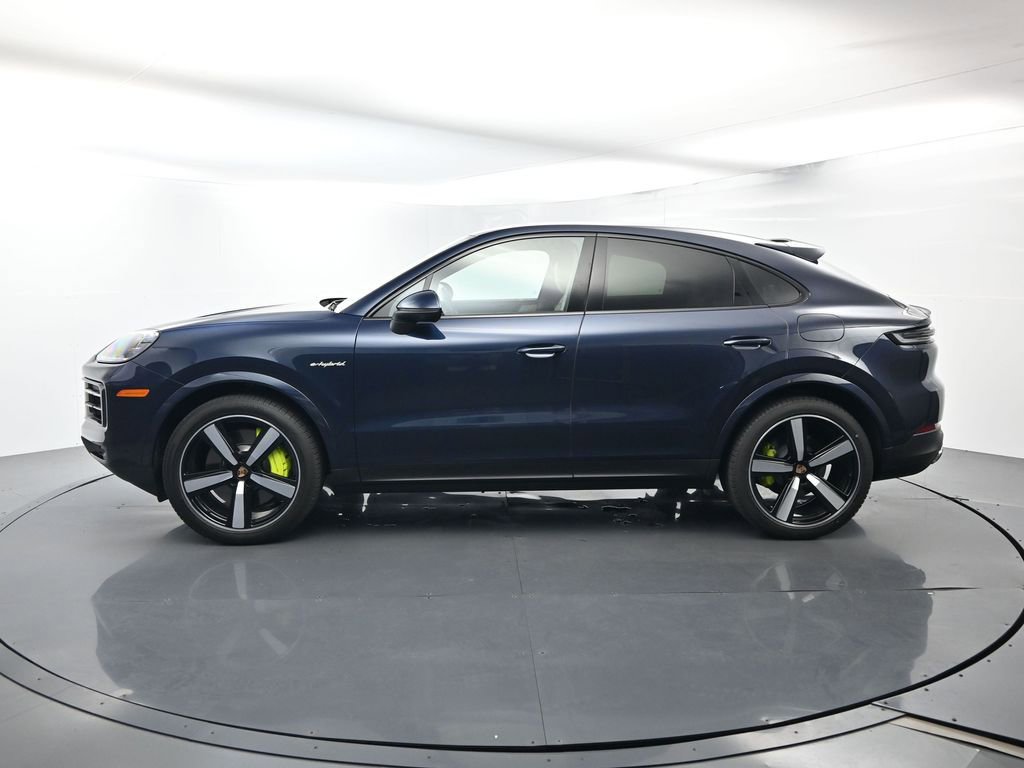 Certified 2025 Porsche Cayenne E-Hybrid Coupe image 2