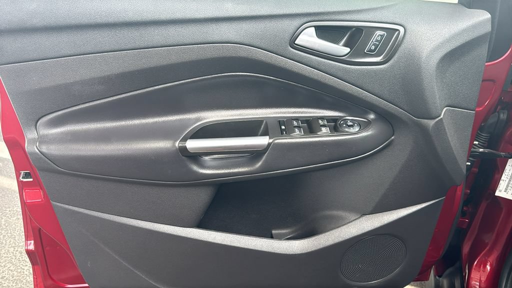 Used 2016 Ford C-MAX Energi SEL w/ Equipment Group 302A FWD image 19