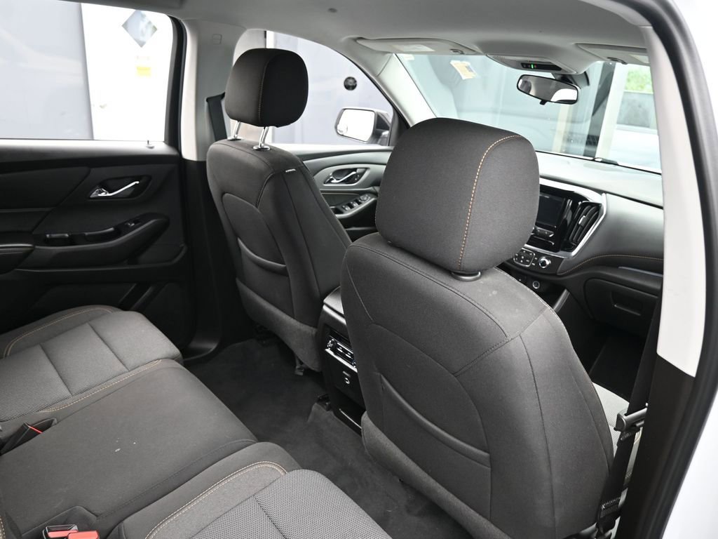 Used 2021 Chevrolet Traverse LS image 38