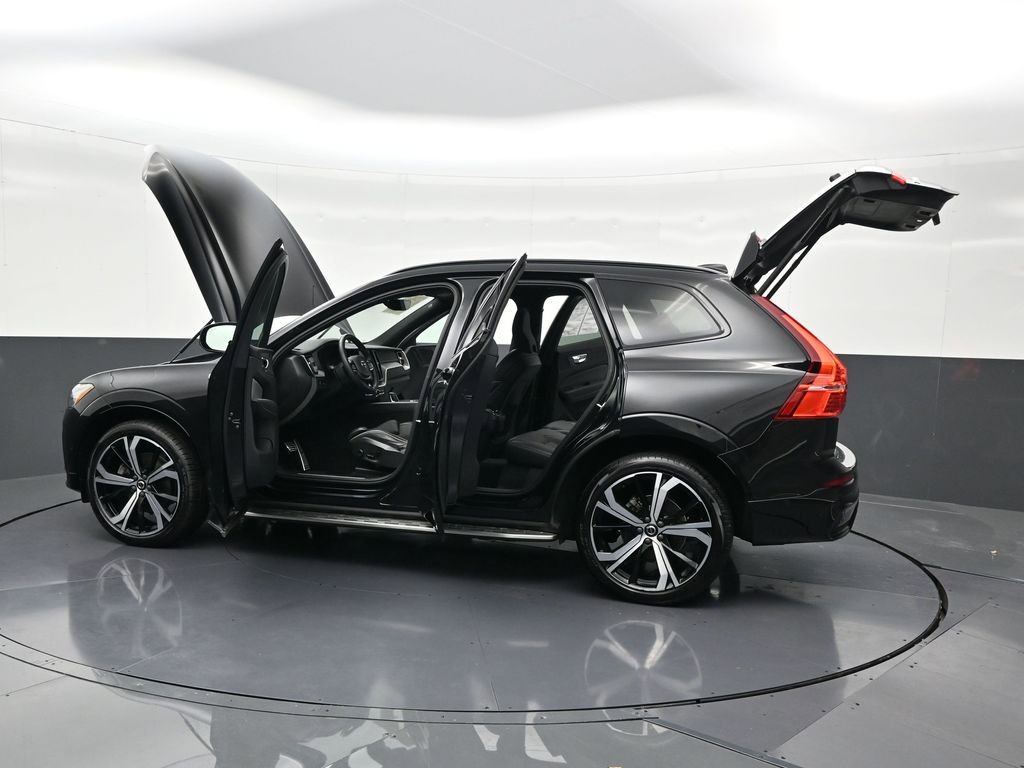 Certified 2022 Volvo XC60 B5 R-Design w/ Advanced Package AWD/4WD image 40