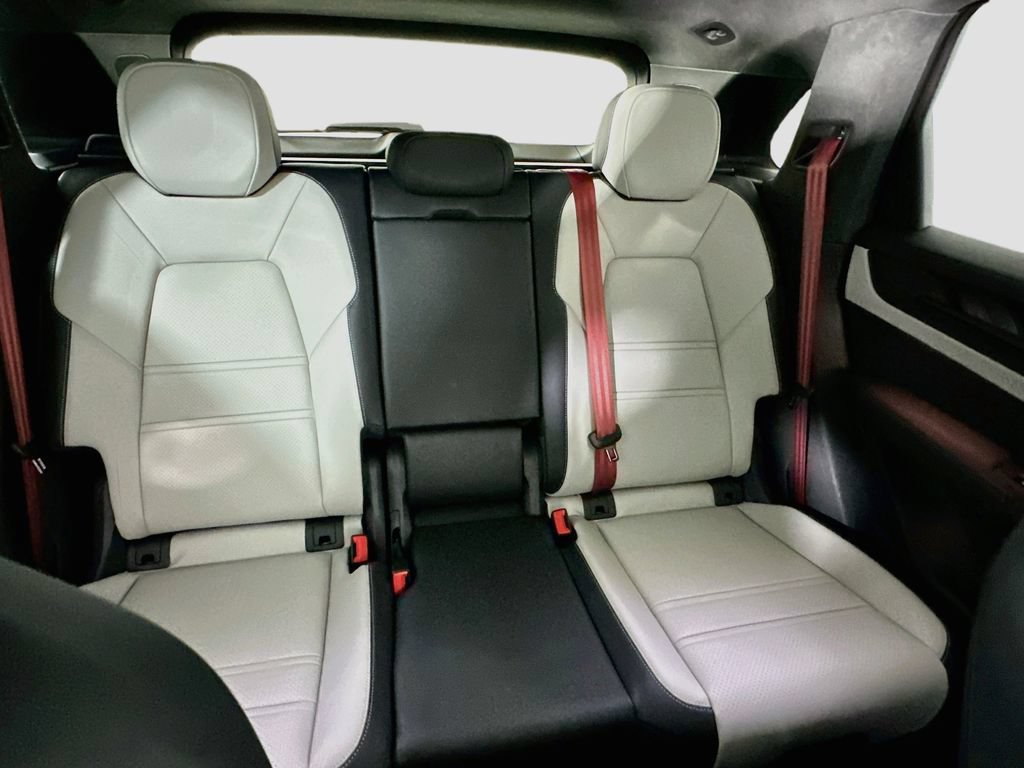 Certified 2026 Porsche Cayenne GTS AWD/4WD image 29
