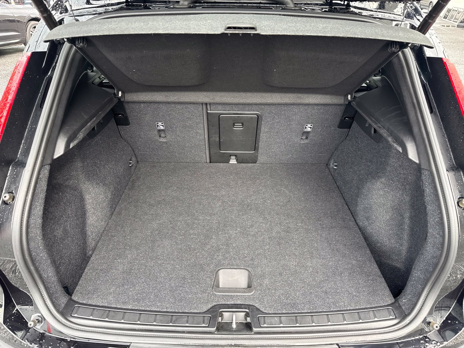 Used 2025 Volvo XC40 B5 Core AWD/4WD image 12
