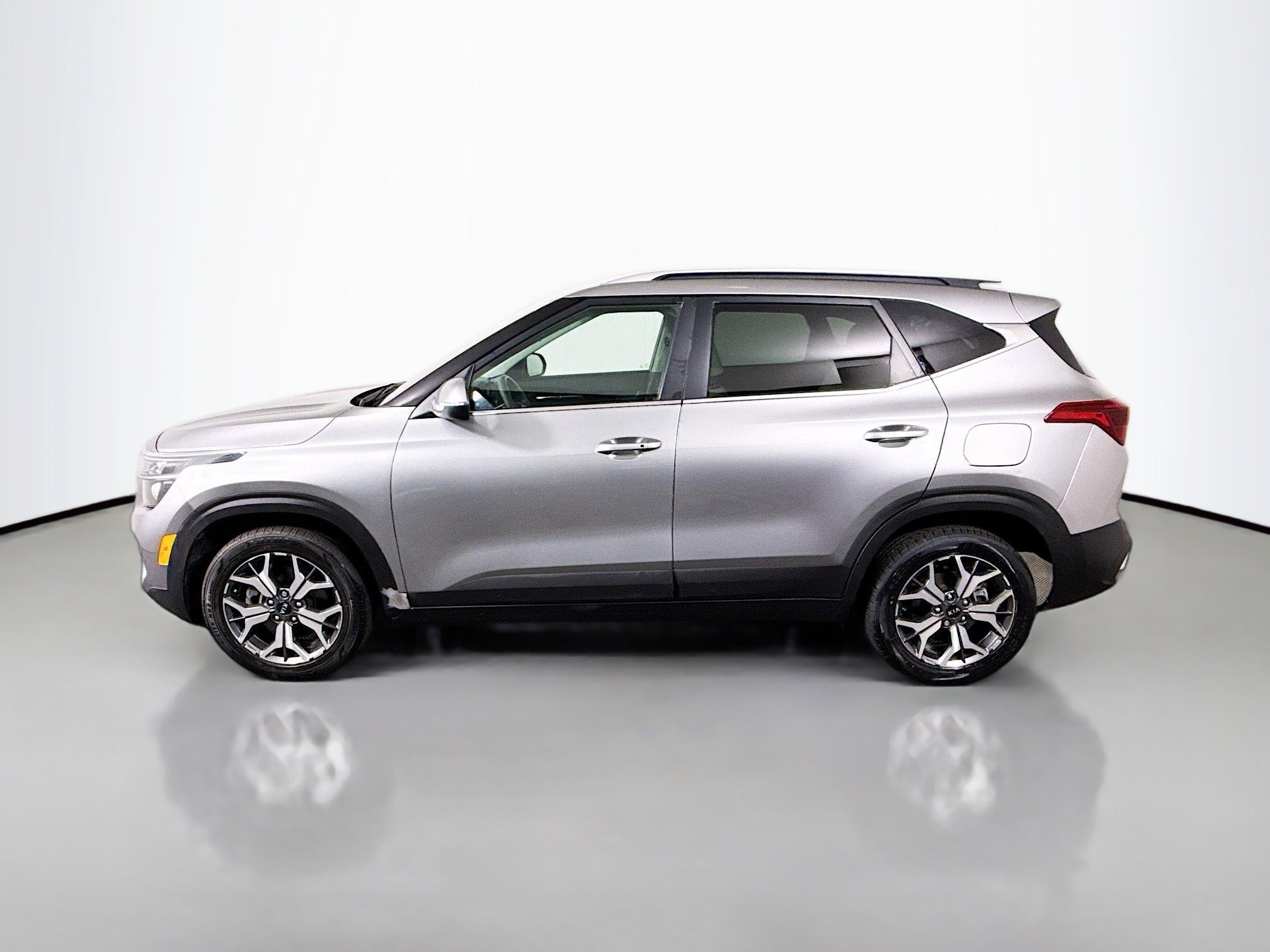 Used 2021 Kia Seltos EX AWD/4WD image 6