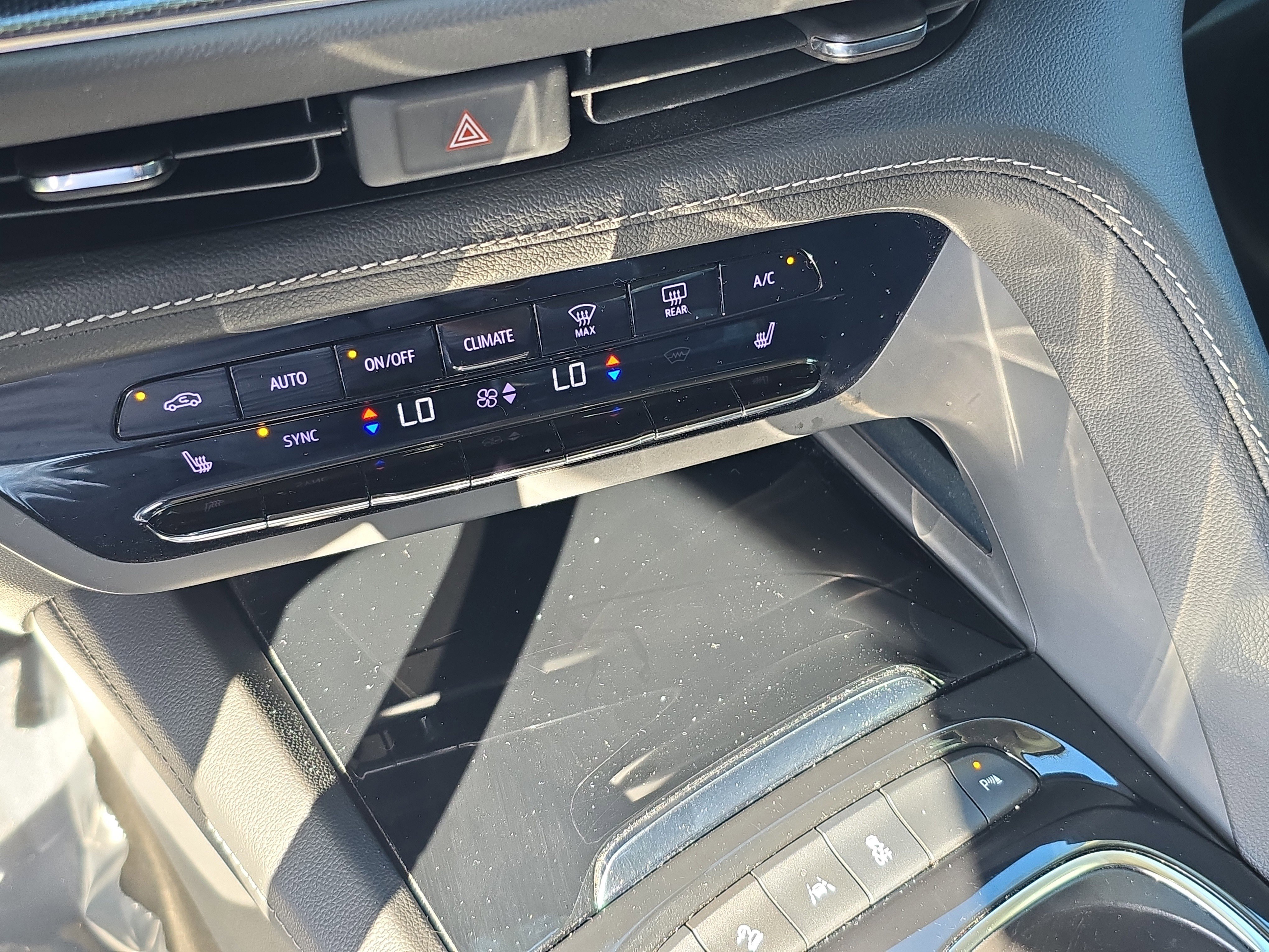 Used 2023 Buick Envision Essence image 28