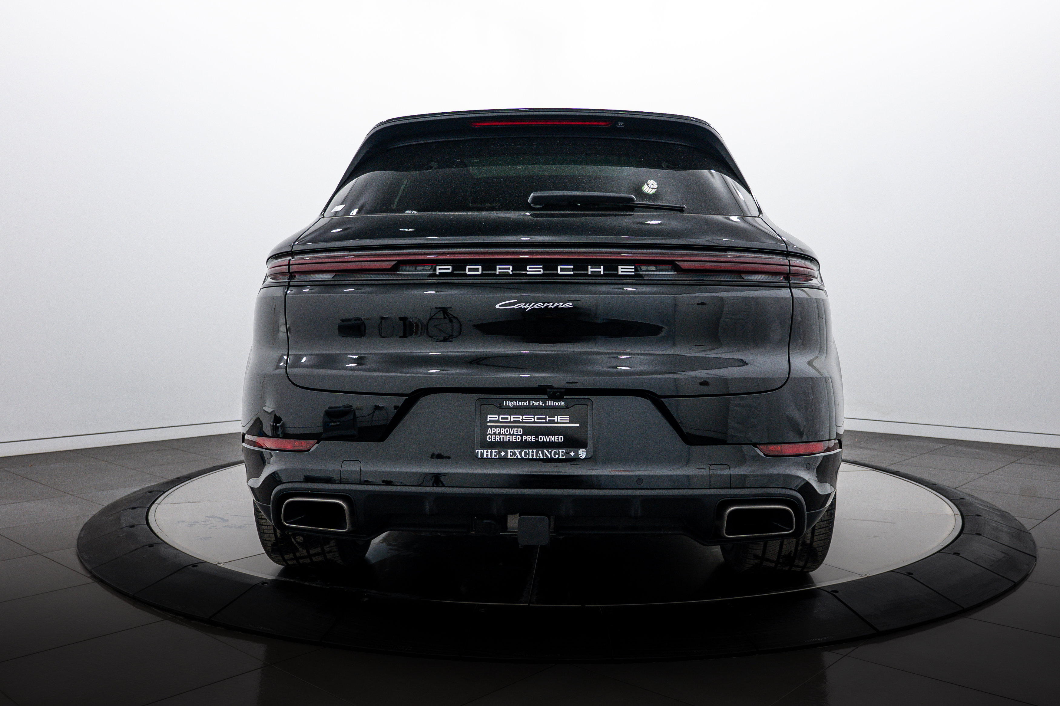 Certified 2025 Porsche Cayenne image 6