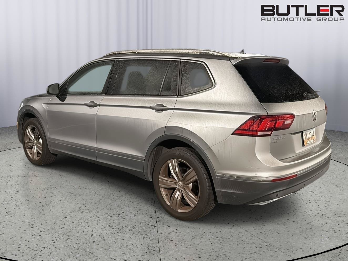 Used 2020 Volkswagen Tiguan SEL FWD image 10