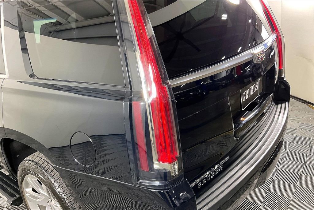 Used 2017 Cadillac Escalade Premium Luxury image 42