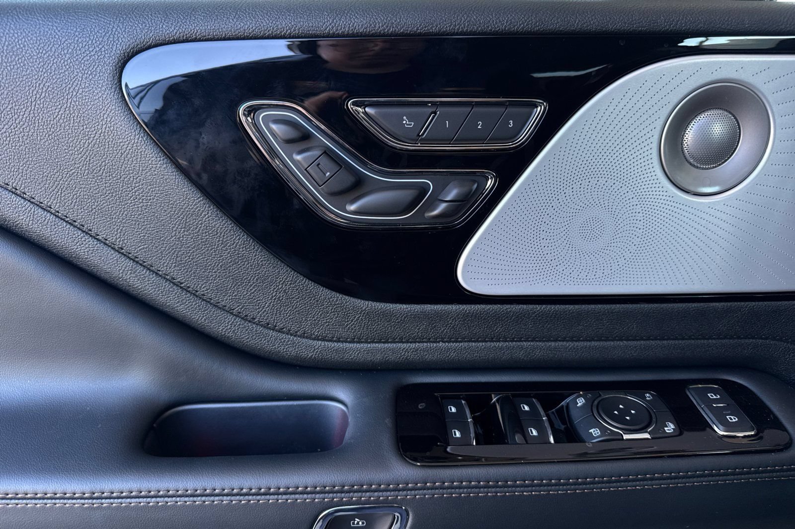 New 2026 Lincoln Aviator Reserve AWD/4WD image 10
