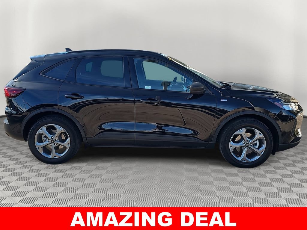 Used 2025 Ford Escape ST-Line image 2