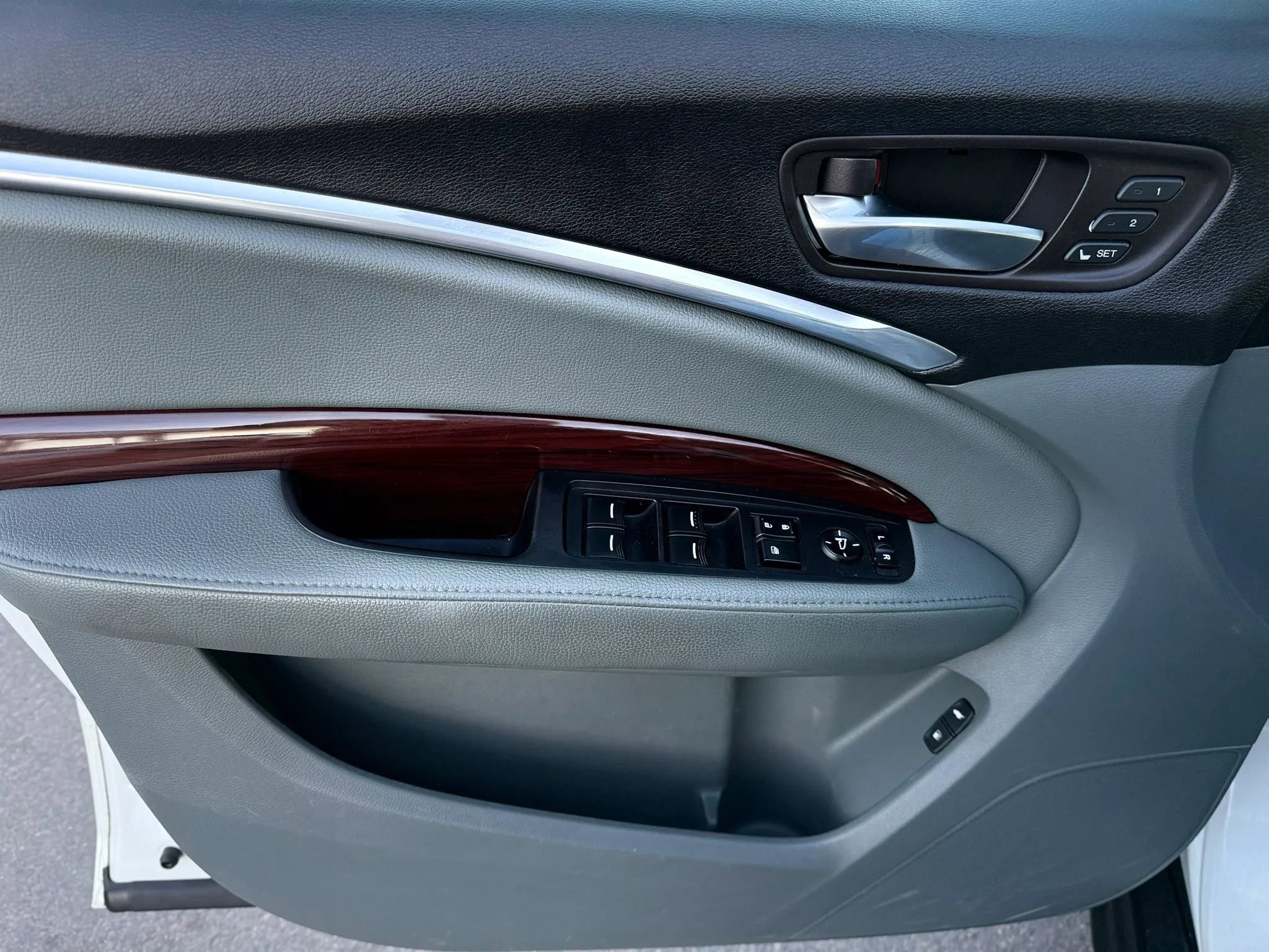 Used 2015 Acura MDX FWD w/ Tech & Entertainment image 14