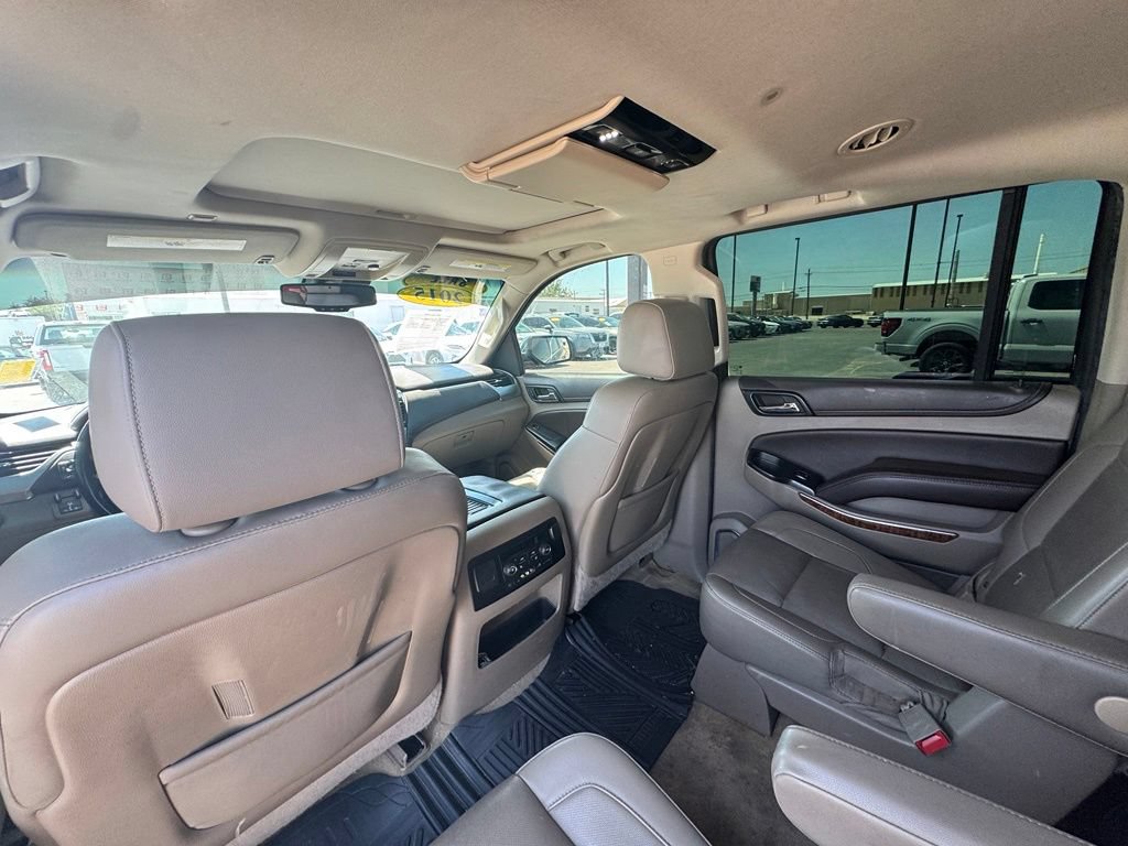Used 2015 Chevrolet Suburban LTZ RWD image 4