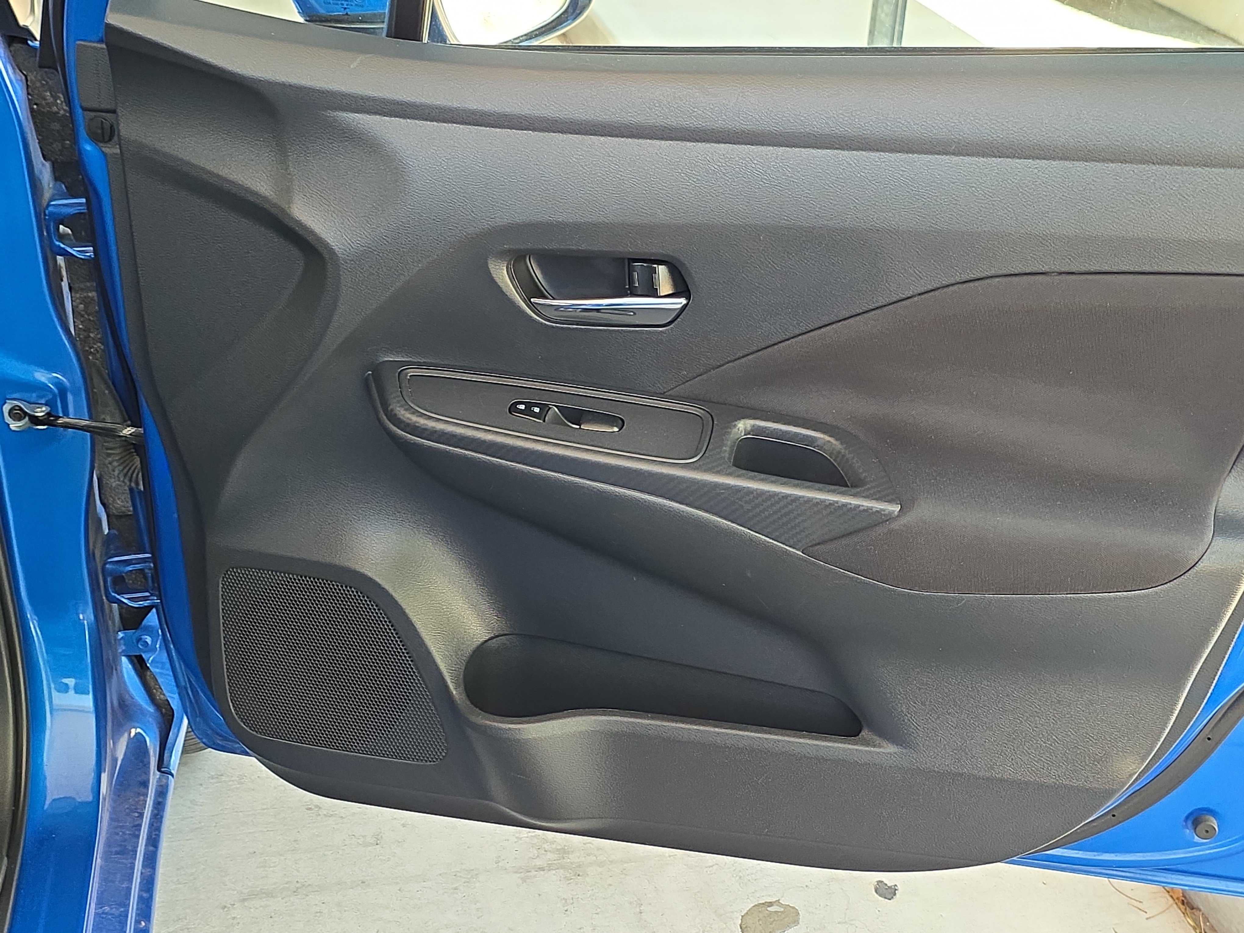Used 2021 Nissan Versa SV FWD image 25