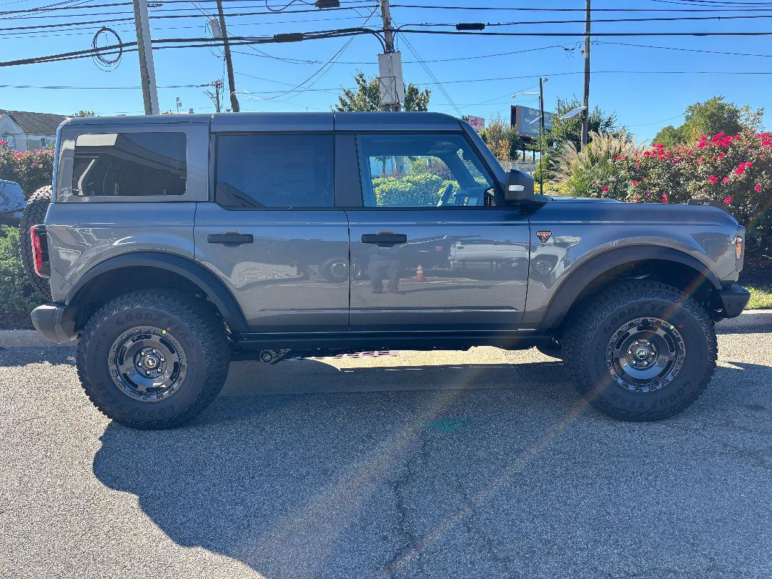 New 2025 Ford Bronco Badlands image 5