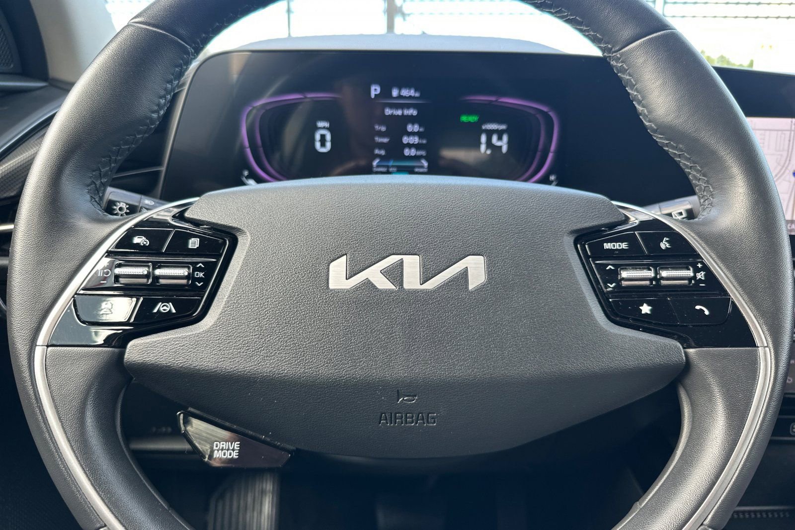 Used 2023 Kia Niro EX image 34