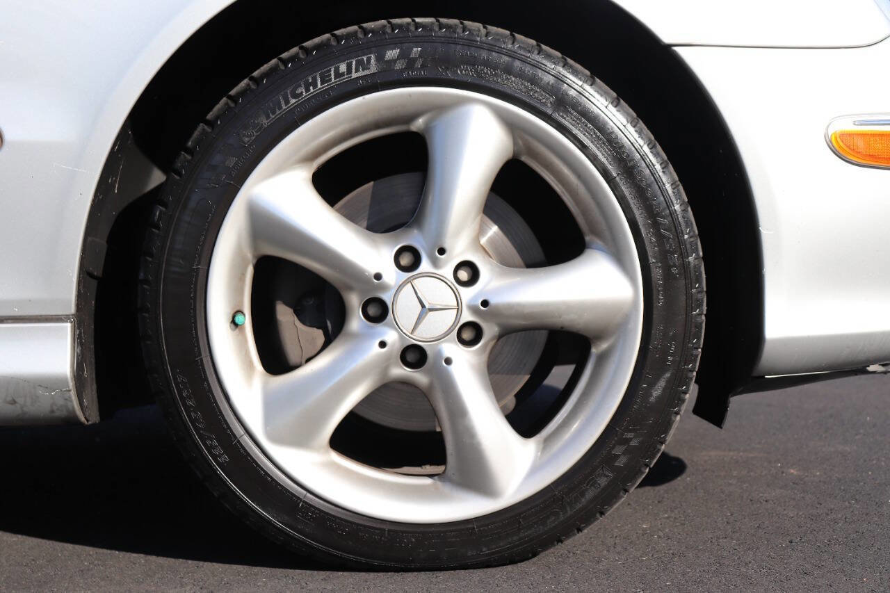 Used 2005 Mercedes-Benz CLK 320 Cabriolet image 28