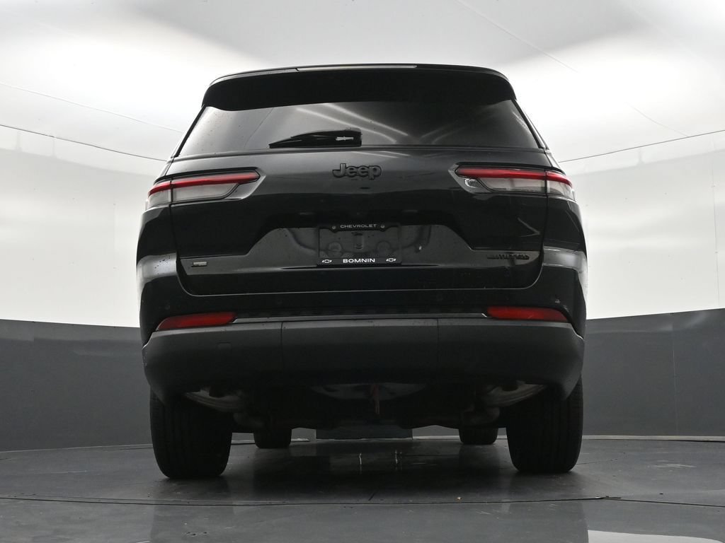 Used 2022 Jeep Grand Cherokee L Limited w/ Black Appearance Package RWD image 32